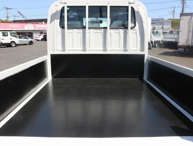 いすゞ エルフ TRG-NHR85A(2WD)の写真14