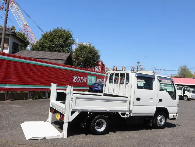 いすゞ エルフ TRG-NHR85A(2WD)の写真18