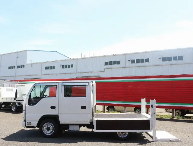 いすゞ エルフ TRG-NHR85A(2WD)の写真25