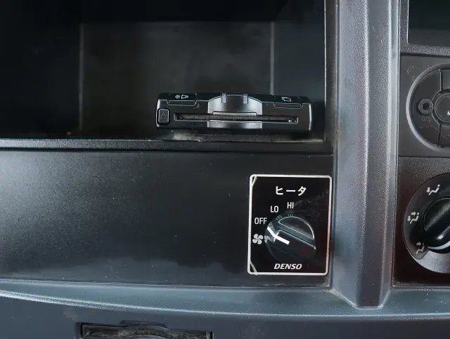 いすゞ エルフ TRG-NHR85A(2WD)の写真39