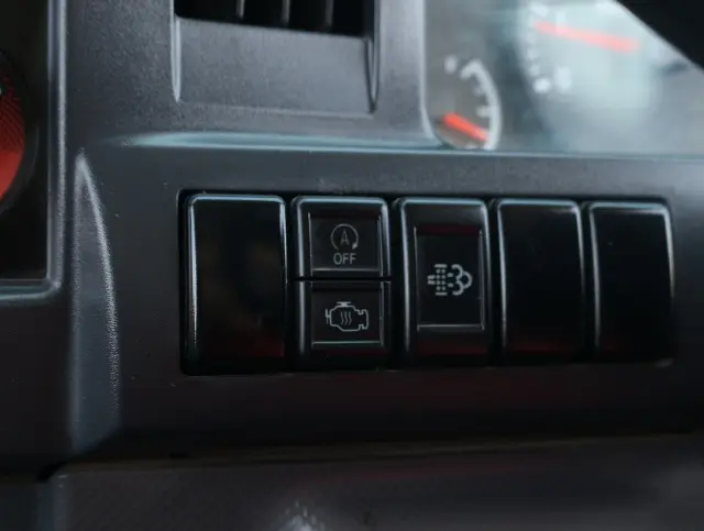 いすゞ エルフ TRG-NHR85A(2WD)の写真40