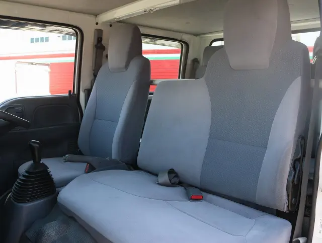 いすゞ エルフ TRG-NHR85A(2WD)の写真44