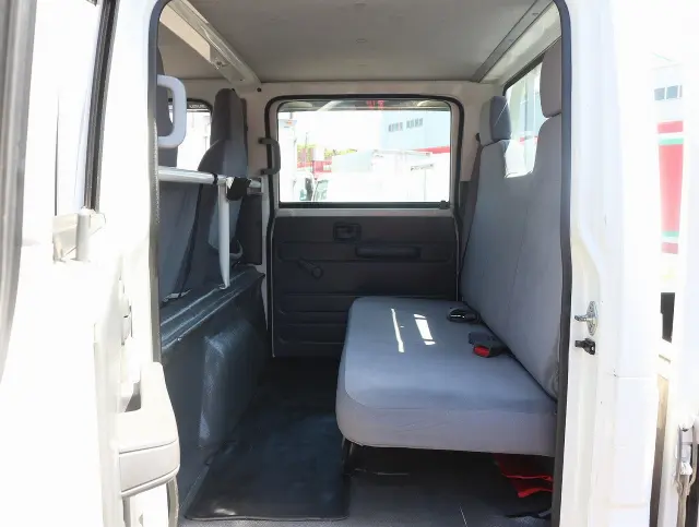 いすゞ エルフ TRG-NHR85A(2WD)の写真45