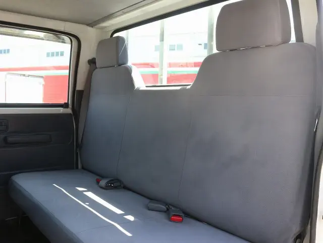 いすゞ エルフ TRG-NHR85A(2WD)の写真46