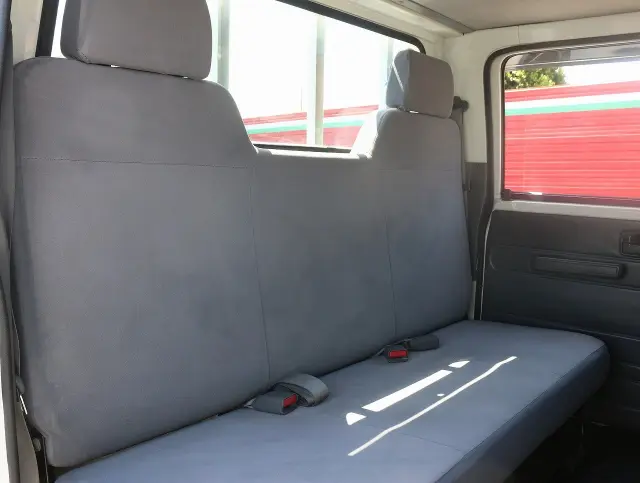 いすゞ エルフ TRG-NHR85A(2WD)の写真48