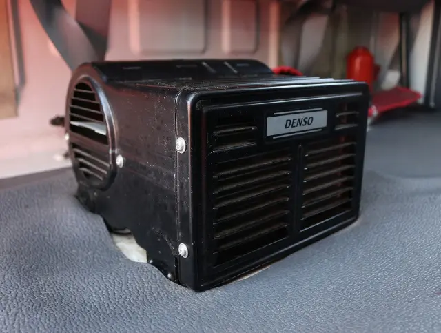 いすゞ エルフ TRG-NHR85A(2WD)の写真49