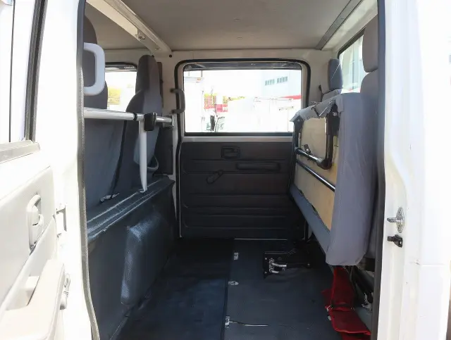 いすゞ エルフ TRG-NHR85A(2WD)の写真50