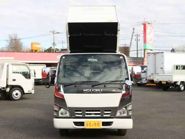 いすゞ エルフ PB-NKR81AD(2WD)の写真2