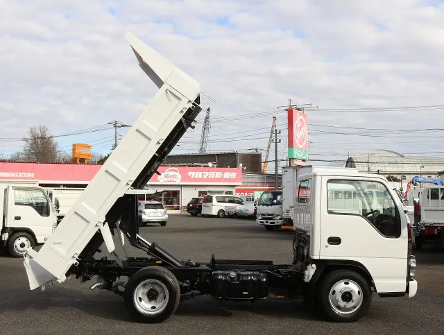 いすゞ エルフ PB-NKR81AD(2WD)の写真4