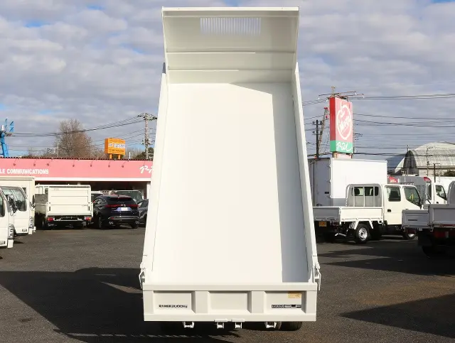 いすゞ エルフ PB-NKR81AD(2WD)の写真6