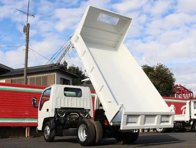 いすゞ エルフ PB-NKR81AD(2WD)の写真7