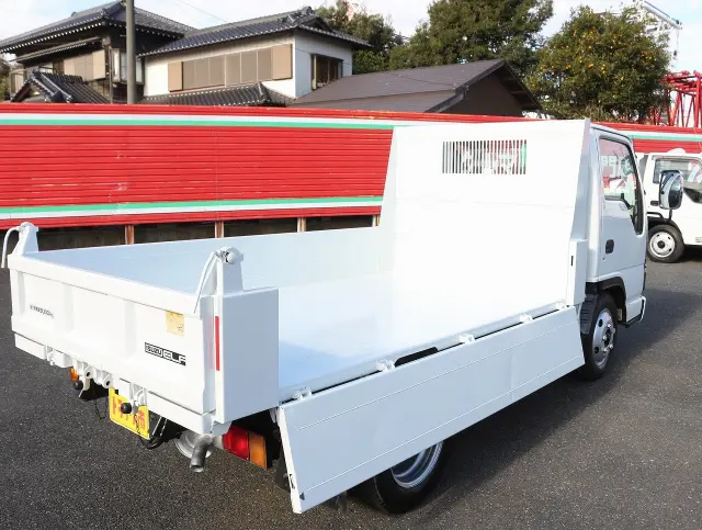 いすゞ エルフ PB-NKR81AD(2WD)の写真9