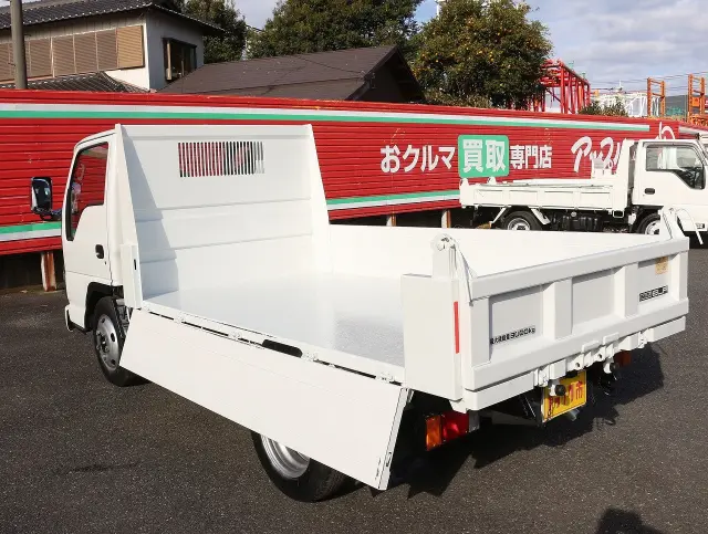 いすゞ エルフ PB-NKR81AD(2WD)の写真10