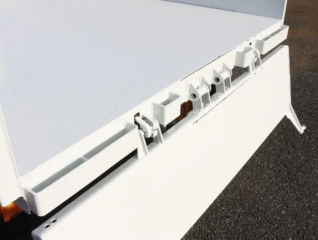 いすゞ エルフ PB-NKR81AD(2WD)の写真14