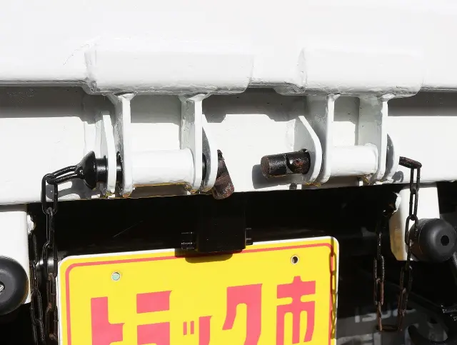 いすゞ エルフ PB-NKR81AD(2WD)の写真15