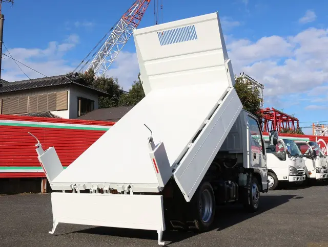 いすゞ エルフ PB-NKR81AD(2WD)の写真17