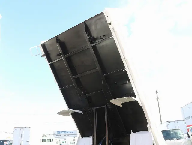 いすゞ エルフ PB-NKR81AD(2WD)の写真20