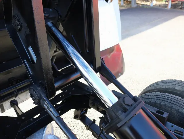 いすゞ エルフ PB-NKR81AD(2WD)の写真23