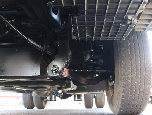 いすゞ エルフ PB-NKR81AD(2WD)の写真29