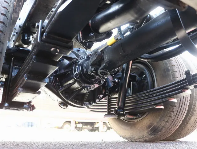 いすゞ エルフ PB-NKR81AD(2WD)の写真32