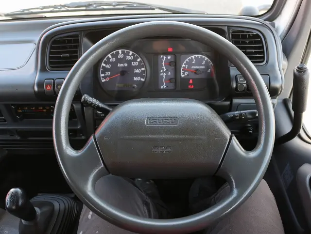 いすゞ エルフ PB-NKR81AD(2WD)の写真46