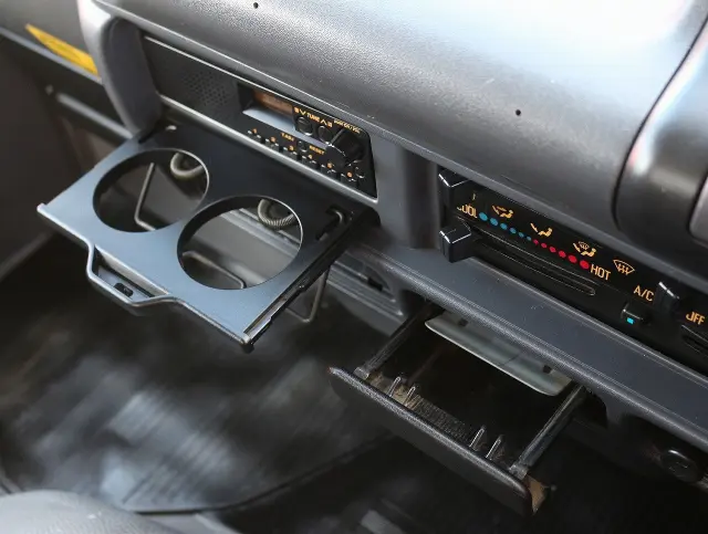 いすゞ エルフ PB-NKR81AD(2WD)の写真47