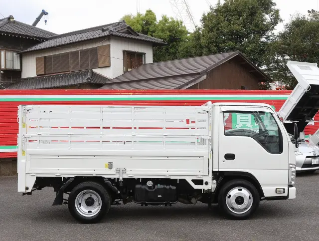 いすゞ エルフ TRG-NKR85A(2WD)の写真4