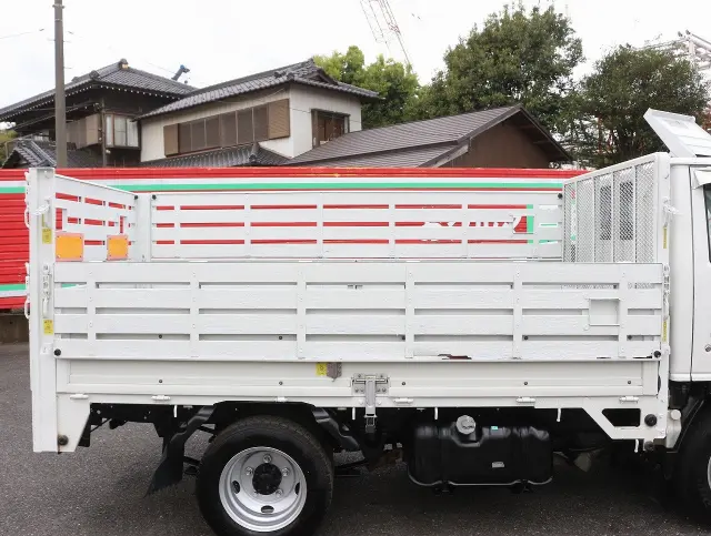 いすゞ エルフ TRG-NKR85A(2WD)の写真9