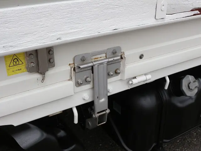 いすゞ エルフ TRG-NKR85A(2WD)の写真12