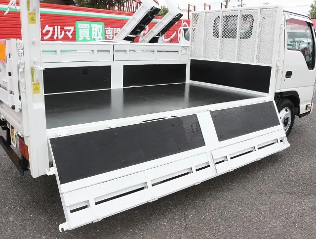 いすゞ エルフ TRG-NKR85A(2WD)の写真13