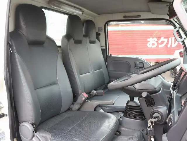 いすゞ エルフ TRG-NKR85A(2WD)の写真32