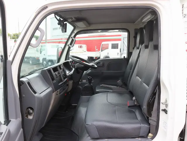 いすゞ エルフ TRG-NKR85A(2WD)の写真33