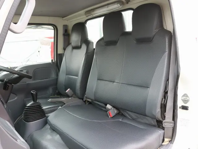 いすゞ エルフ TRG-NKR85A(2WD)の写真34