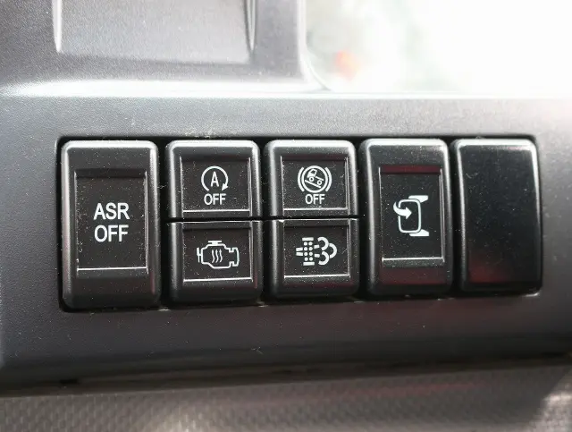 いすゞ エルフ TRG-NKR85A(2WD)の写真39