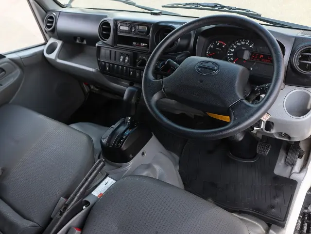 日野 デュトロ TPG-XZU605M(2WD)の写真27