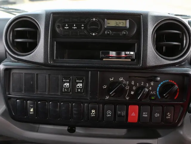 日野 デュトロ TPG-XZU605M(2WD)の写真36