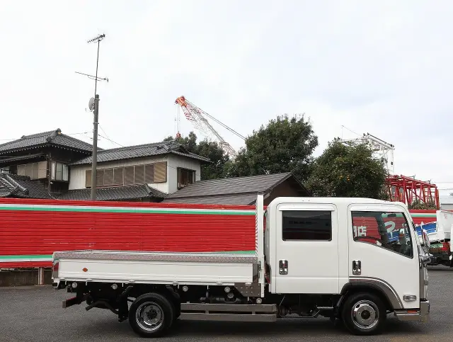 いすゞ エルフ TRG-NLR85AR(2WD)の写真4