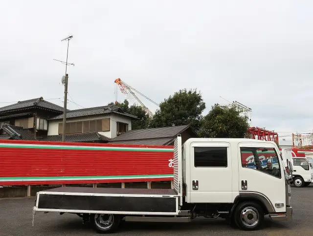 いすゞ エルフ TRG-NLR85AR(2WD)の写真15