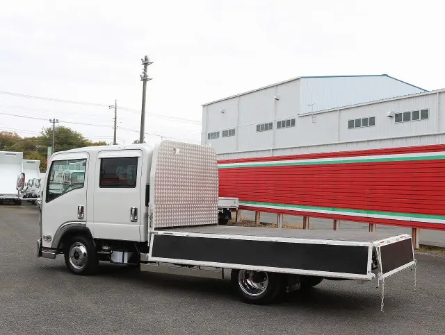 いすゞ エルフ TRG-NLR85AR(2WD)の写真19