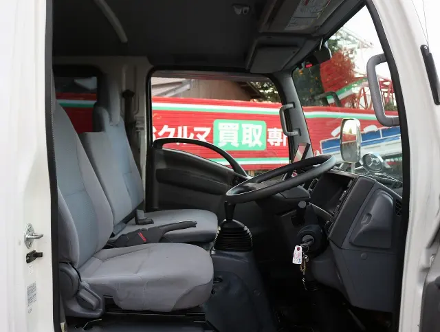 いすゞ エルフ TRG-NLR85AR(2WD)の写真28