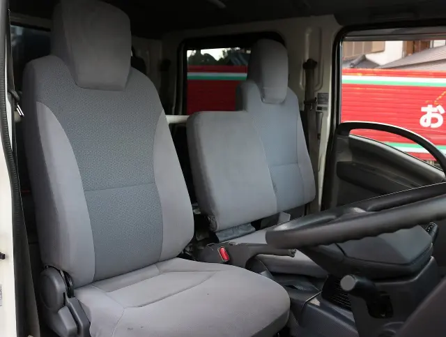 いすゞ エルフ TRG-NLR85AR(2WD)の写真29