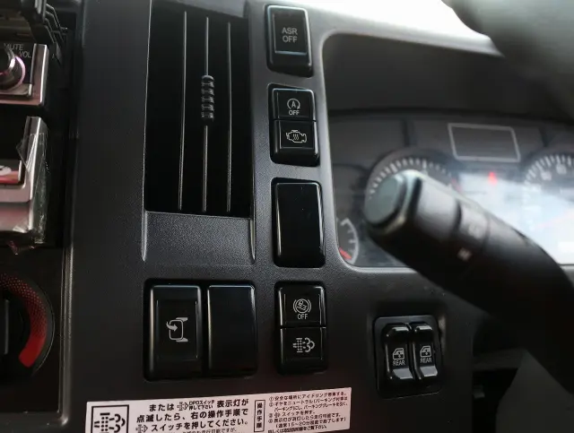 いすゞ エルフ TRG-NLR85AR(2WD)の写真37