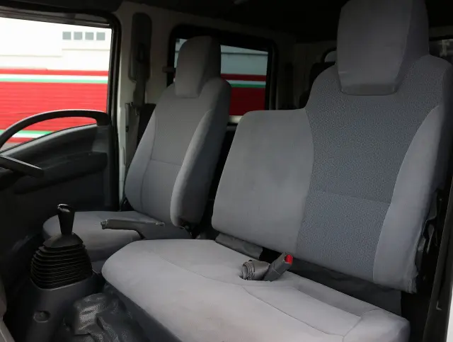 いすゞ エルフ TRG-NLR85AR(2WD)の写真41