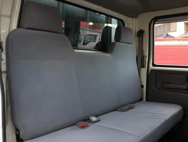 いすゞ エルフ TRG-NLR85AR(2WD)の写真46