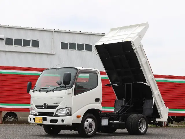 日野 デュトロ TKG-XZU675T(4WD)の写真1
