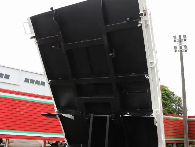 日野 デュトロ TKG-XZU675T(4WD)の写真22