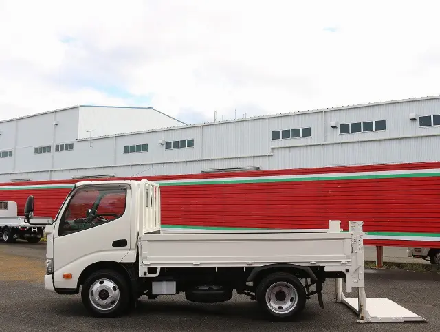 日野 デュトロ TKG-XZU675M(4WD)の写真20