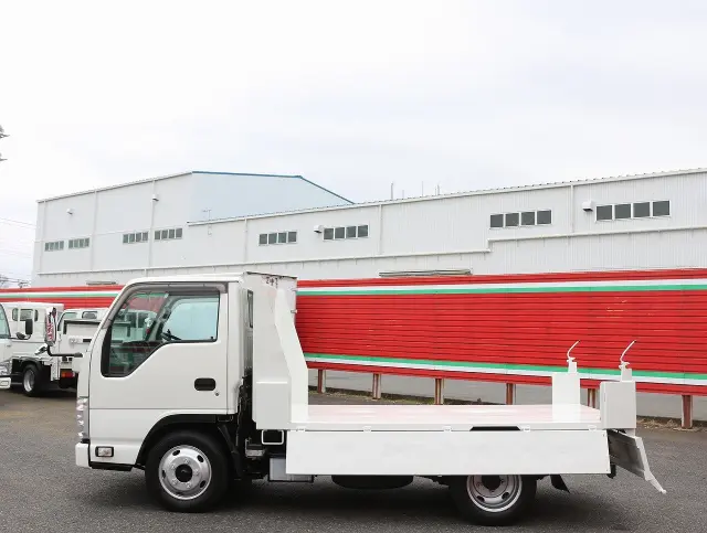 いすゞ エルフ TPG-NJR85AD(2WD)の写真15