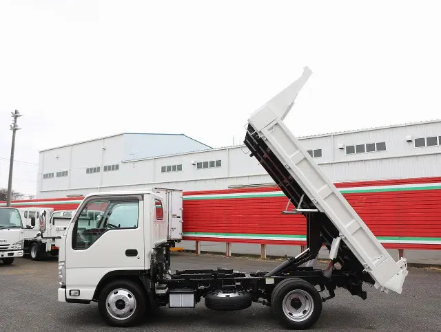 いすゞ エルフ TPG-NJR85AD(2WD)の写真24