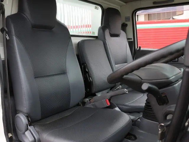 いすゞ エルフ TPG-NJR85AD(2WD)の写真37